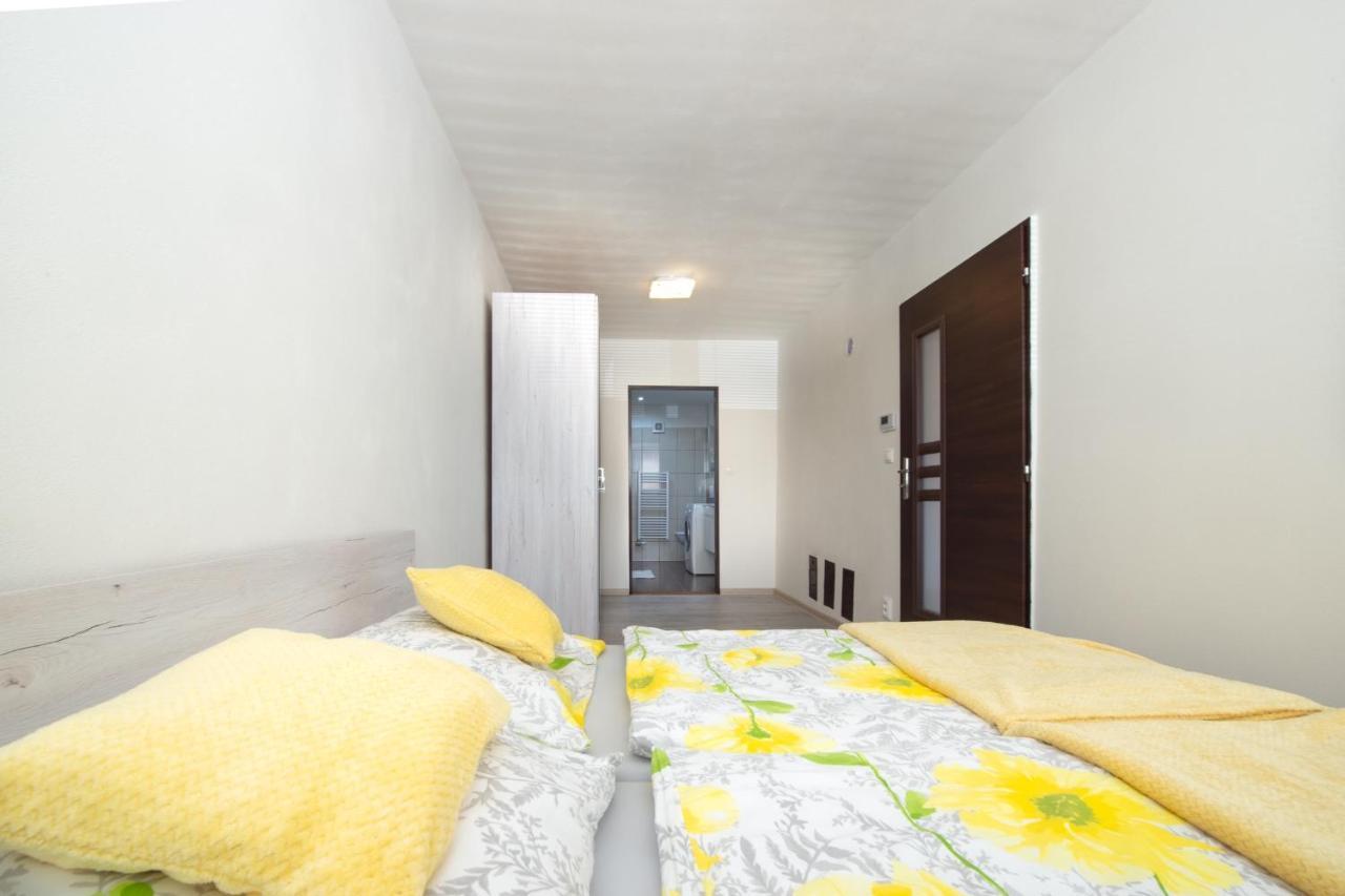 Apartman Mandala Banská Bystrica Exteriör bild