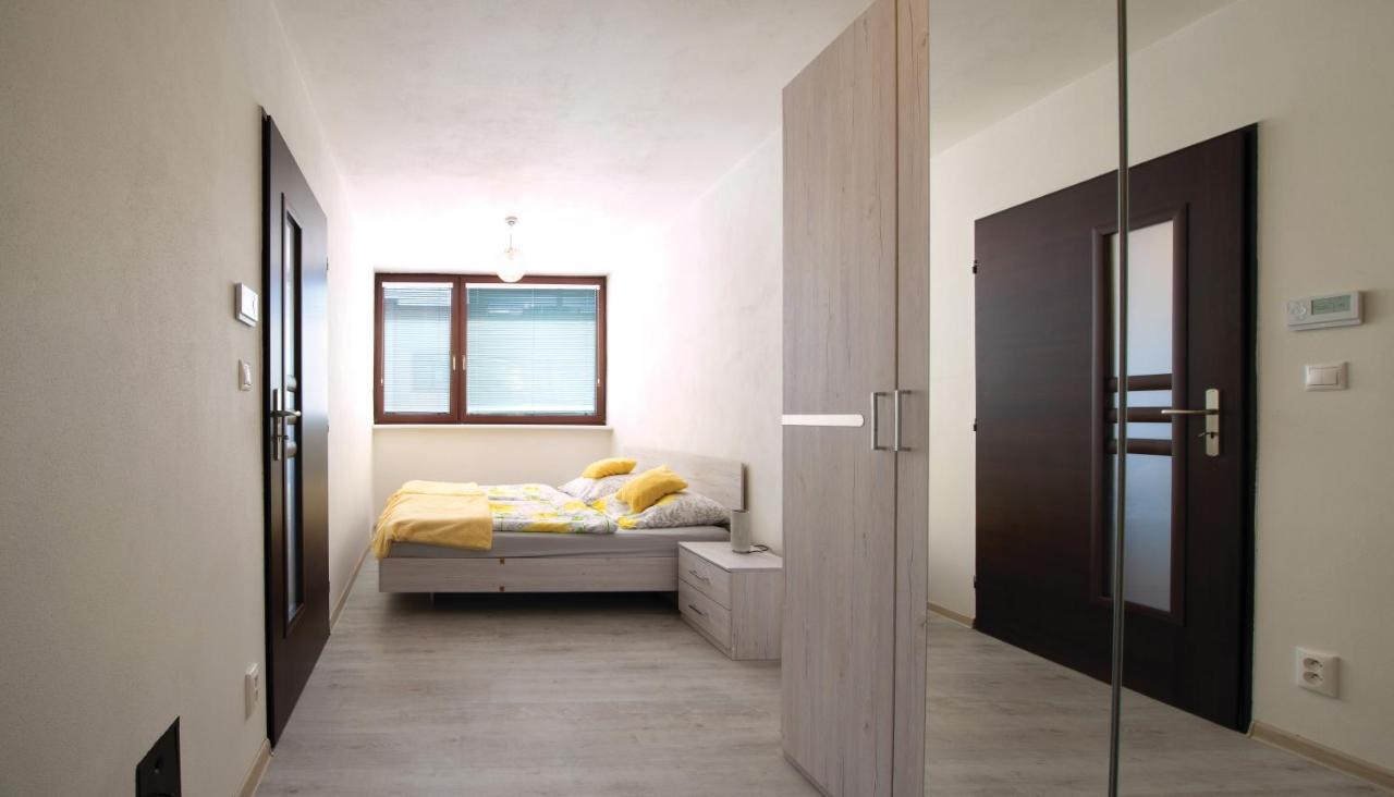 Apartman Mandala Banská Bystrica Exteriör bild
